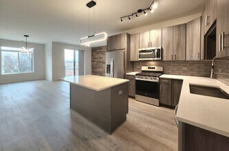 5117 Fairview Ave in Downers Grove, IL - Building Photo - Building Photo