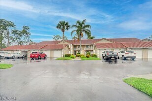 5875 Cobblestone Ln in Naples, FL - Building Photo