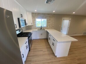 5333 E Falls View Dr in San Diego, CA - Building Photo - Building Photo