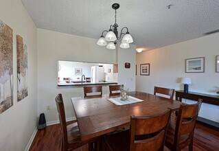 6501 Stone River Rd, Unit 303 in Bradenton, FL - Building Photo - Building Photo