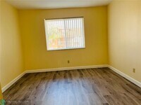 709 NW 92nd Ave photo'