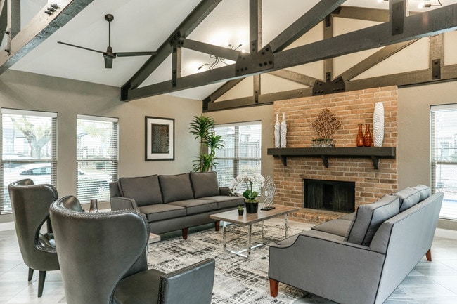 The Commons at Westchase photo'