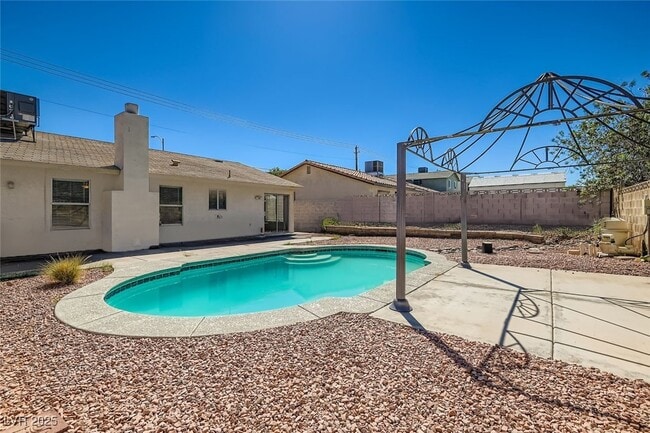 property at 710 Arrowhead Trail