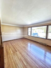 30034 Oakdale Rd in Willowick, OH - Building Photo - Building Photo