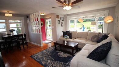 33 Ridgefield St in Meriden, CT - Foto de edificio - Building Photo