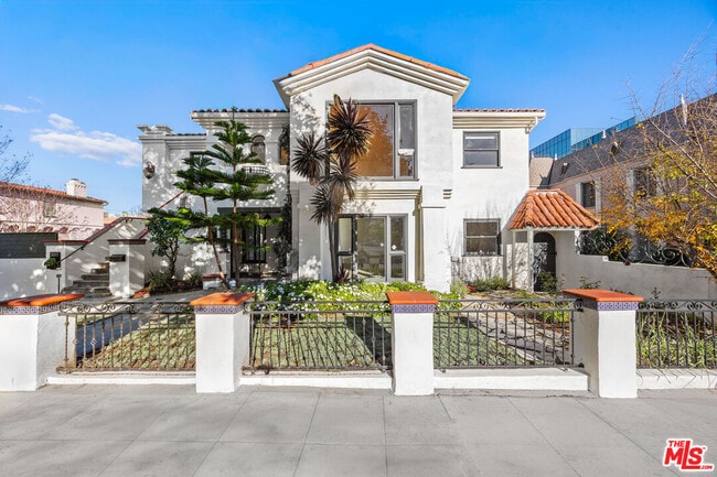 502 Smithwood Dr in Beverly Hills, CA - Building Photo - Building Photo