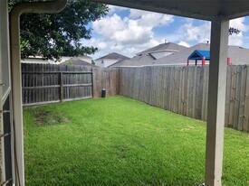 5206 Sage Cir in Baytown, TX - Building Photo