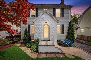 26 Montross St in White Plains, NY - Building Photo