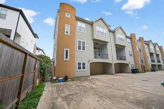 property at 5732 Kansas St