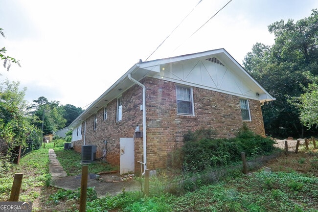 2765 Collins Hill Rd in Lawrenceville, GA - Foto de edificio - Building Photo