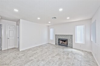 1870 Nebula Dr in Las Vegas, NV - Building Photo - Building Photo