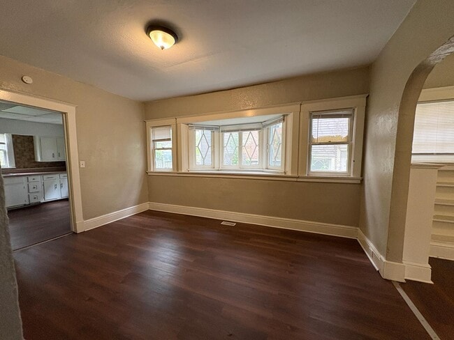 property at 2524 Maplewood Ave