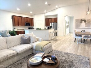 1252 Rialto Way in Naples, FL - Building Photo - Building Photo