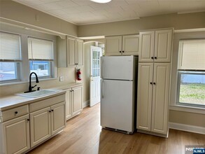 22 Walter Hammond Pl in Waldwick, NJ - Foto de edificio - Building Photo