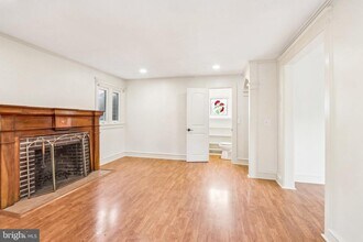 2 E Avon Rd in Brookhaven, PA - Building Photo - Building Photo