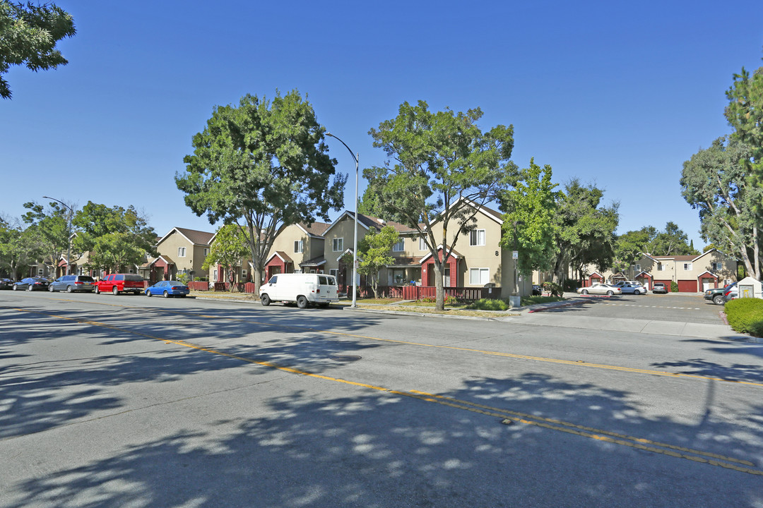 510 Branham Ln E in San Jose, CA - Foto de edificio