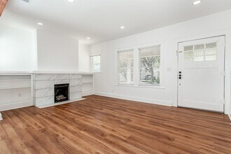 5406 Worth St, Unit 524 in Dallas, TX - Building Photo - Building Photo