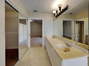 485 Greaton Ave in Davie, FL - Building Photo - Building Photo