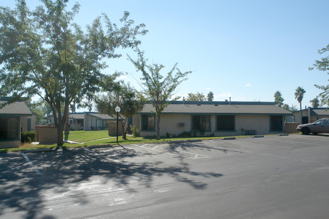 Hesperia Gardens in Hesperia, CA - Foto de edificio - Building Photo