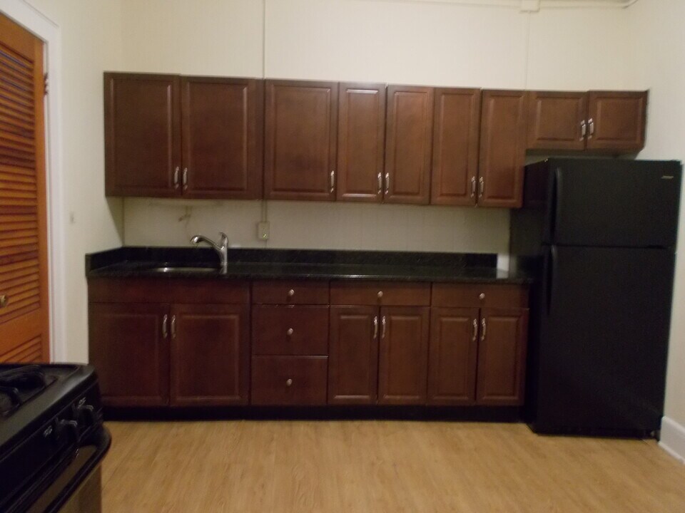 260 E Broad St in Westfield, NJ - Building Photo