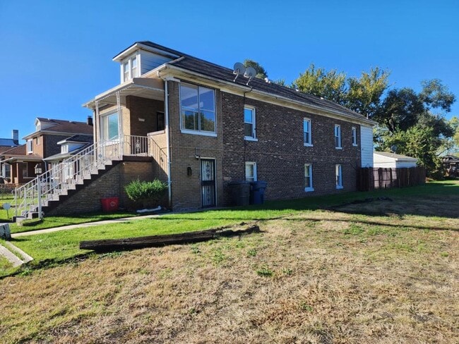 1048 Van Buren St in Gary, IN - Building Photo - Building Photo