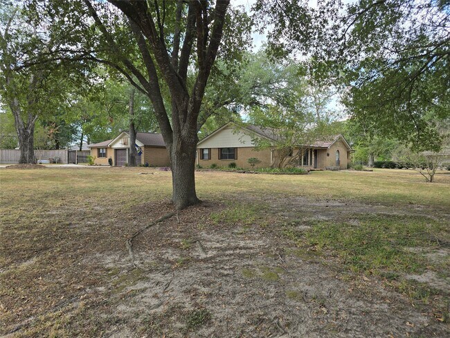 19103 Whitewood Dr in Spring, TX - Building Photo - Building Photo