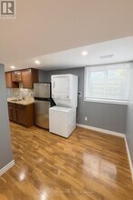 210 Miller Dr in Halton Hills, ON - Building Photo - Building Photo