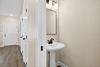 201 E 17th St in North Little Rock, AR - Building Photo - Building Photo