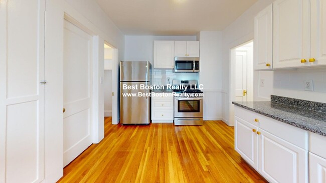 58 Wilbur St, Unit 3 in Everett, MA - Foto de edificio - Building Photo