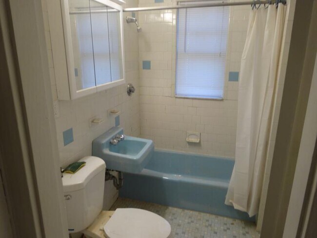 21 Bothwell Rd, Unit 2 in Boston, MA - Foto de edificio - Building Photo