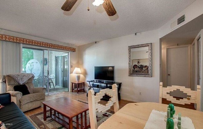 7474 E Earll Dr-Unit -205 in Scottsdale, AZ - Building Photo - Building Photo