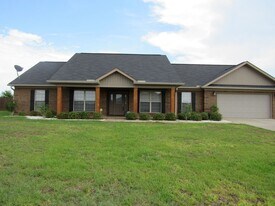 119 Tumbleweed Dr in Enterprise, AL - Building Photo