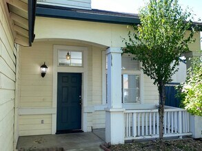 3569 Shogoro Ln in Stockton, CA - Building Photo - Building Photo