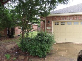 1428 Ravenwood Dr in Mansfield, TX - Building Photo