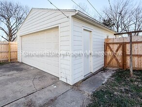 1047 NE Forest Ave in Topeka, KS - Building Photo - Building Photo