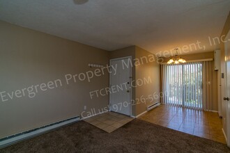 1024 E Swallow Rd in Fort Collins, CO - Building Photo - Building Photo