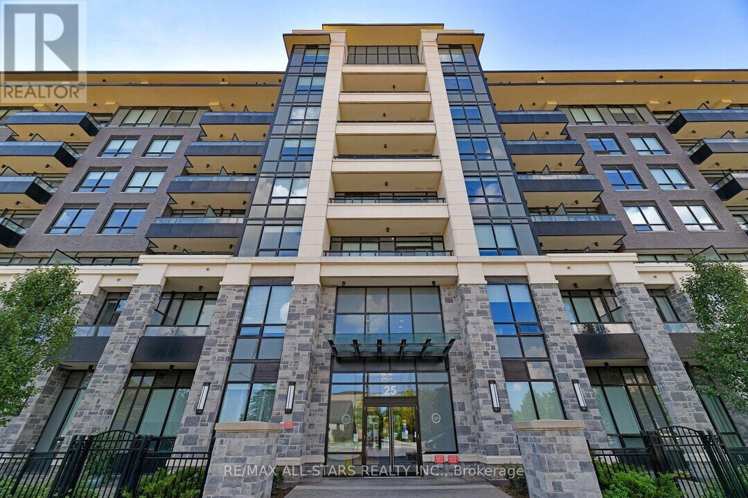 25-RG25 Water Walk Dr in Markham, ON - Building Photo