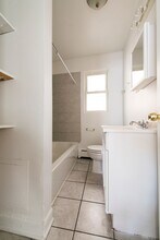 7624 S Kingston Chicago, IL 60649 in Chicago, IL - Building Photo - Building Photo