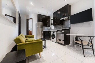 4 W 108th St, Unit 20, New York in New York, NY - Building Photo - Building Photo