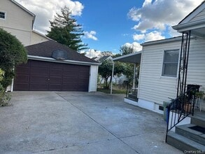 185 Emerson Pl in Valley Stream, NY - Building Photo - Building Photo
