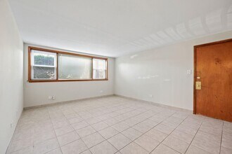 8440 W 95th St in Hickory Hills, IL - Building Photo - Building Photo