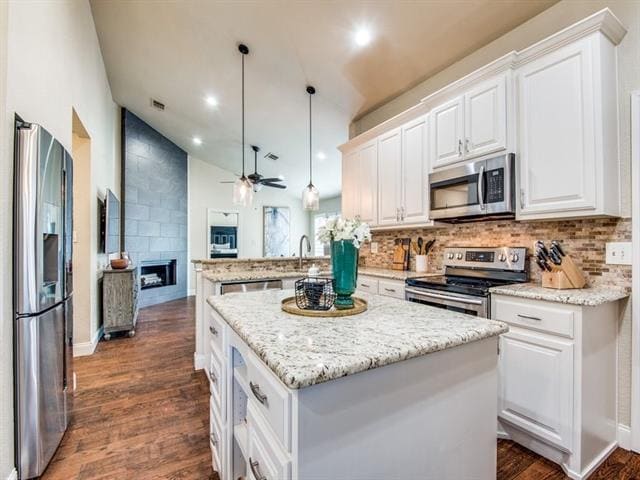 property at 4305 Thames Ct