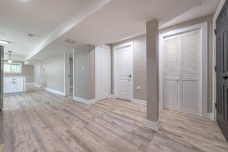 5855 S Indiana Ave in Chicago, IL - Building Photo - Building Photo