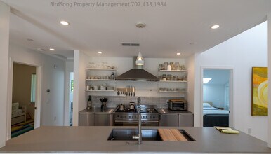 13846 Village Ave in Healdsburg, CA - Building Photo - Building Photo