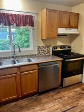 1708 Gregory Way in Bremerton, WA - Building Photo - Building Photo