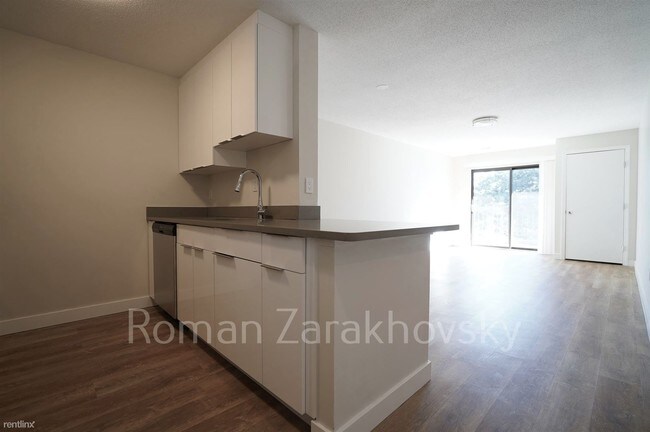 25 Webster Ave-Unit -# 13RZ in Somerville, MA - Building Photo - Building Photo