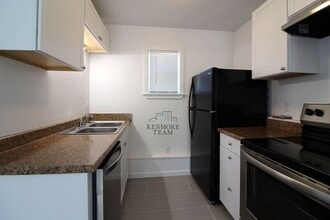 713 S Hawthorne St in Kennewick, WA - Building Photo - Building Photo