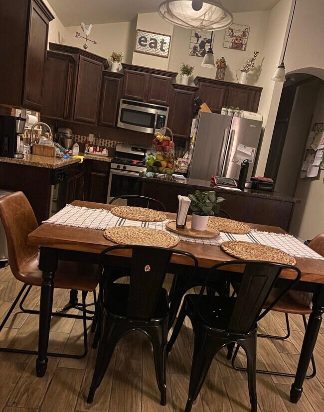 1133 Montera Rd in El Paso, TX - Building Photo - Building Photo