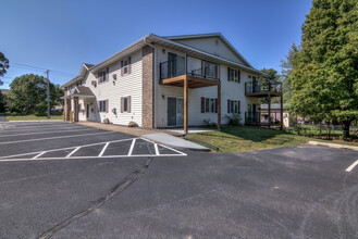 London Road Apartments in Eau Claire, WI - Building Photo - Building Photo