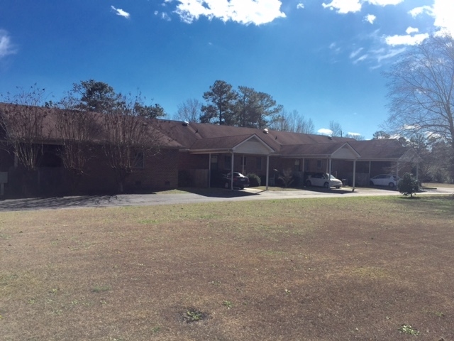 119 Chappell Dr in Bishopville, SC - Building Photo